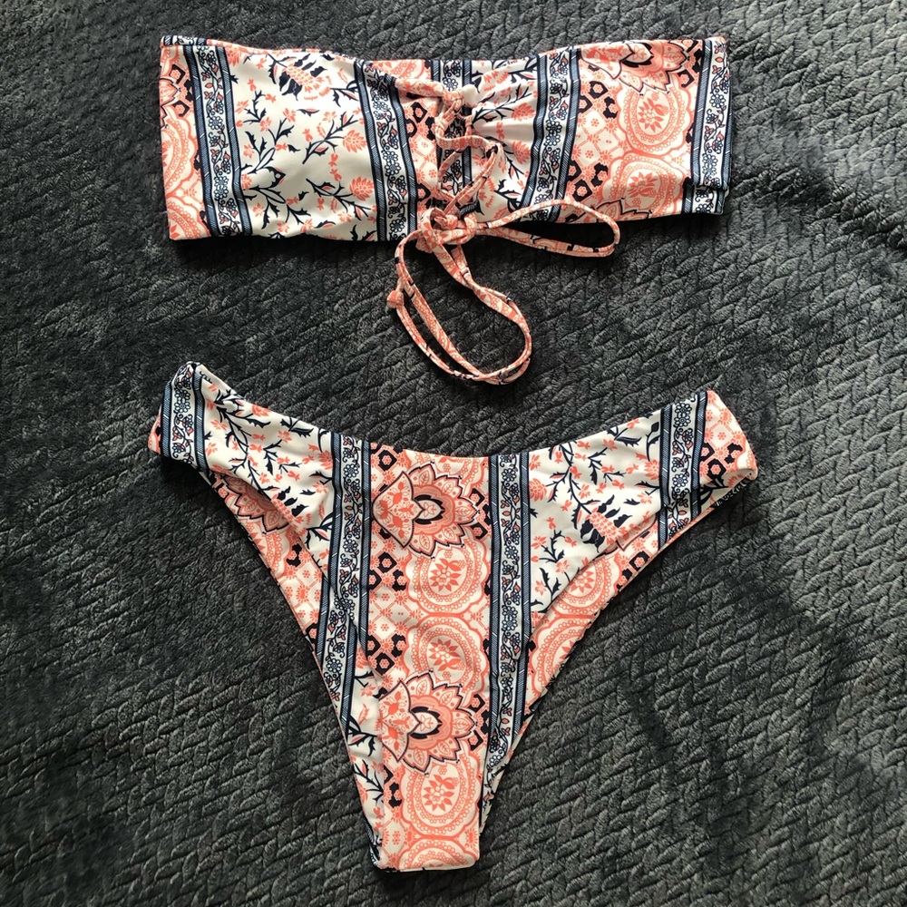 Pattern/floral Bikini